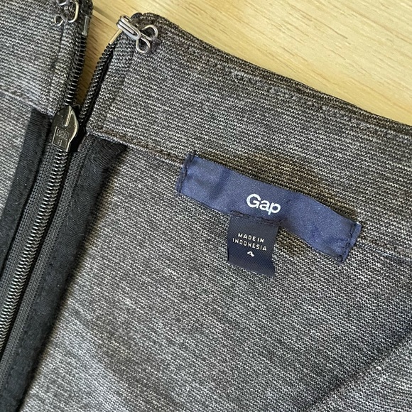 Gap Ponte Knit V Neck Dress - Picture 5 of 15